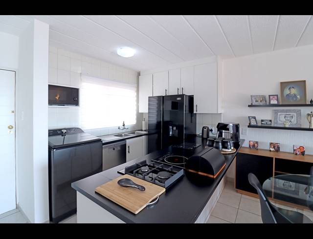 2 BEDROOM APARTMENT FOR SALE IN NORTHCLIFF